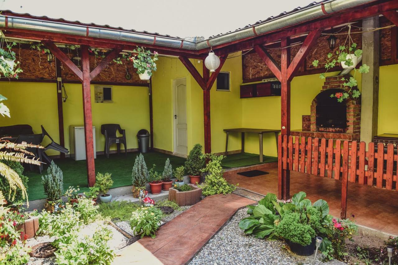 Vila Arjana Orşova Exterior foto